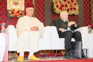 El Ministro marroquí de Asuntos Religiosos, Ahmed Toufiq y un representante cristiano.